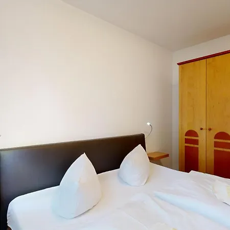 Appartementhaus Binzer Sterne 45 *